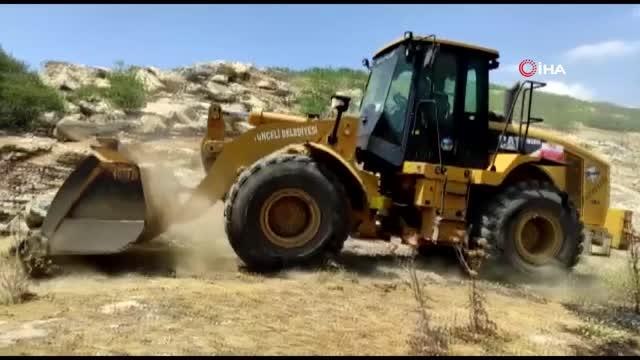 Tunceli'de korkutan yangın: Alevler ormanlık alana sıçramadan kontrol altına alındı