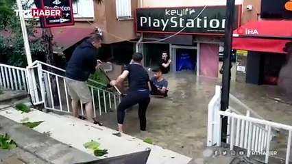 Edirne'de sağanak etkili oldu, iş yerlerine su bastı