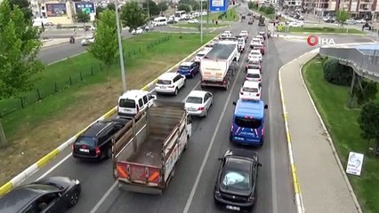 Kuzey Ege yollarında tatil yoğunluğu