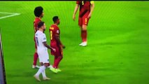 Maçta sakatlanıp yerde kıvranırken takımı gol atınca koşmaya başladı