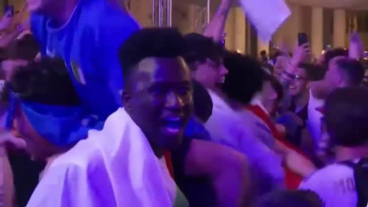Miles de fans italianos celebran en Roma el pase a semifinales de la Eurocopa