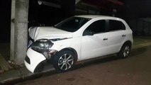 Motorista de carro de aplicativo se joga de carro em movimento para evitar roubo na Rua Souza Naves no Centro