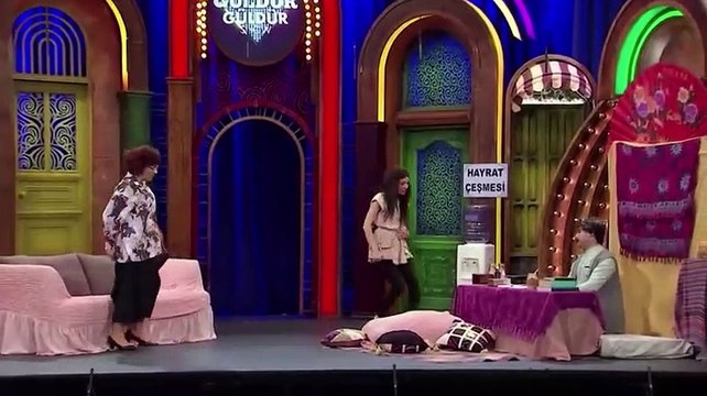 Güldür Güldür’ün sezon finalinde 'bilim insanına gözaltı': Cin çarpmış