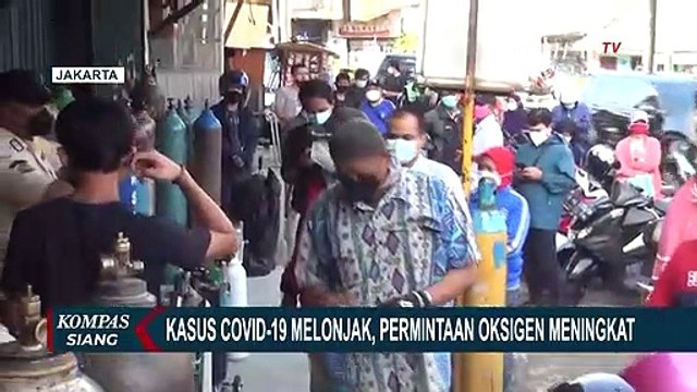 Warga Jakarta Antre Isi Ulang Tabung Oksigen hingga Pemprov DIY Bentuk Satgas Oksigen