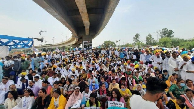 Punjab: AAP stages protest over power crunch in Mohali