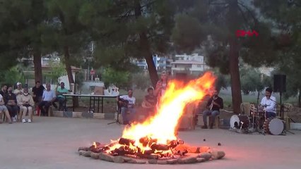 İSLAHİYE'DE YETİŞKİNLER İÇİN MASAL VE MÜZİK GECESİ DÜZENLENDİ