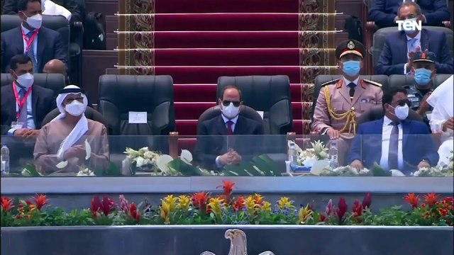 شاهد لحظة توقيع الرئيس السيسي وثيقة انشاء قاعدة ٣ يوليو البحرية ورفع العلم فوقها إيذانا بافتتاحها