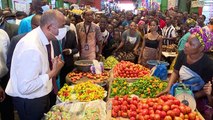 Lutte contre la vie chère :  le Premier Ministre Patrick Achi visite le forum du marché d’Adjamé