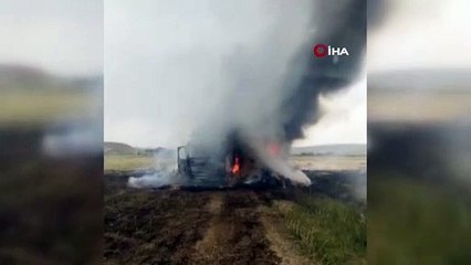 Saman balyası yüklü kamyon küle döndü