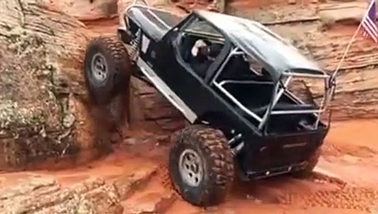 Cipiyle düz duvara tırmandı