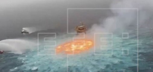 Pemex reporta una fuga con fuego en gasoducto submarino del sureste de México