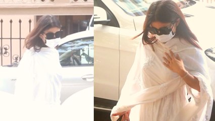 Mandira Bedi के पति Raj Kaushal की Prayer meet पर पहुंची Mouni Roy ; Watch video | FilmiBeat