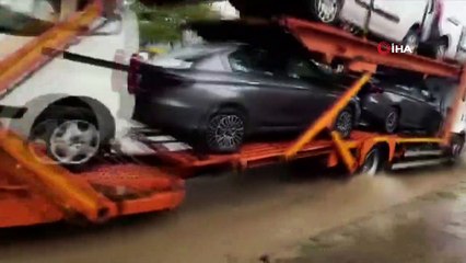 Bursa-İstanbul yolu sular altında kaldı