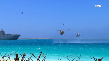 وحوش البحر.. شاهد لحظة خروج الضفادع البشرية أثناء مناورة "قادر 2021"