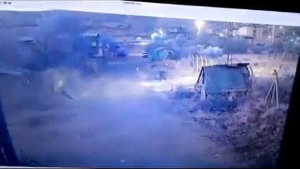 Polise saldıran terörist kendini vurdu