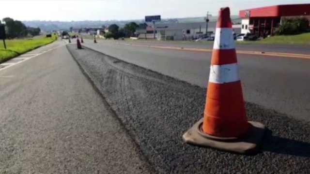 Atenção motoristas: Obras estão sendo realizadas na BR-277; trânsito está em sistema de 'pare e siga'