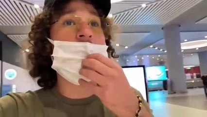 Influencer dice no puede ir a Europa porque su papá fue vacunado con Sinovac