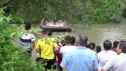 Sakarya Nehri'ne girdikten sonra gözden kaybolan genç için arama çalışması