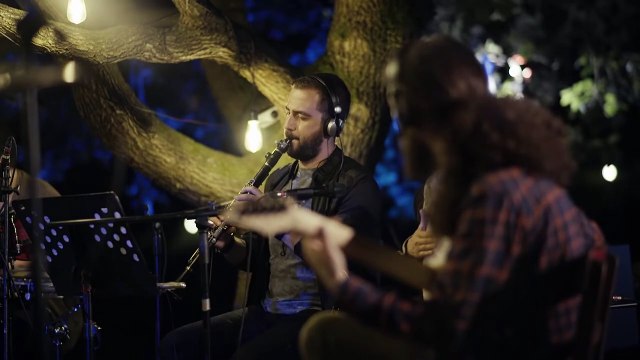 BARABAR - Yürüyorum Dikenlerin Üstünde