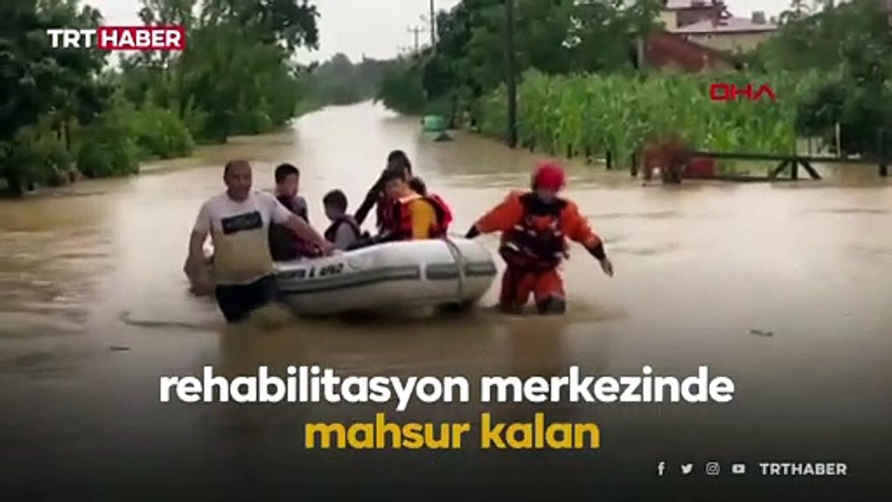 Selde mahsur kalan öğretmen ve öğrenciler kurtarıldı