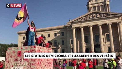 Les statues de Victoria et Elizabeth II renversées