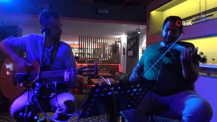 Kuşadası’nda eğlence tavan yaptı