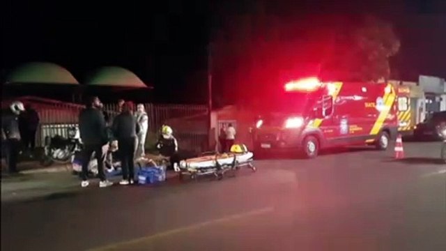 Homem fratura a perna em colisão entre moto e carro na Rua Manaus, no Bairro Cancelli