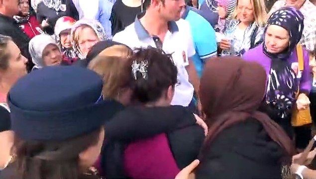 Şehit Polis Ercan Hırçın'ı minik kızları karşıladı