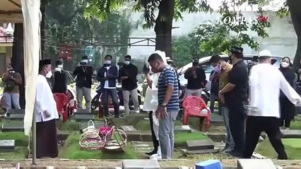 Detik-detik Pemakaman Jane Shalimar dengan Protokol Covid-19