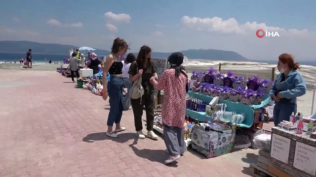 Salda Gölü’ne normalleşmenin ilk hafta sonunda ziyaretçi akını