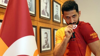 Galatasaray'la sözleşmesini iki yıl uzatan Emre Akbaba, büyük bir indirime gitti