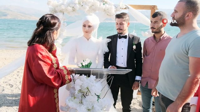 NASA’nın gözdesi Van Gölü gelin ve damatların uğrak yeri oldu