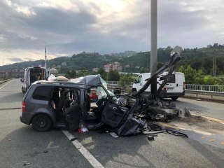 Almanya'dan Rize'ye tatile gelen gurbetçiler Of'ta kaza yaptı: 2 ölü, 4 yaralı
