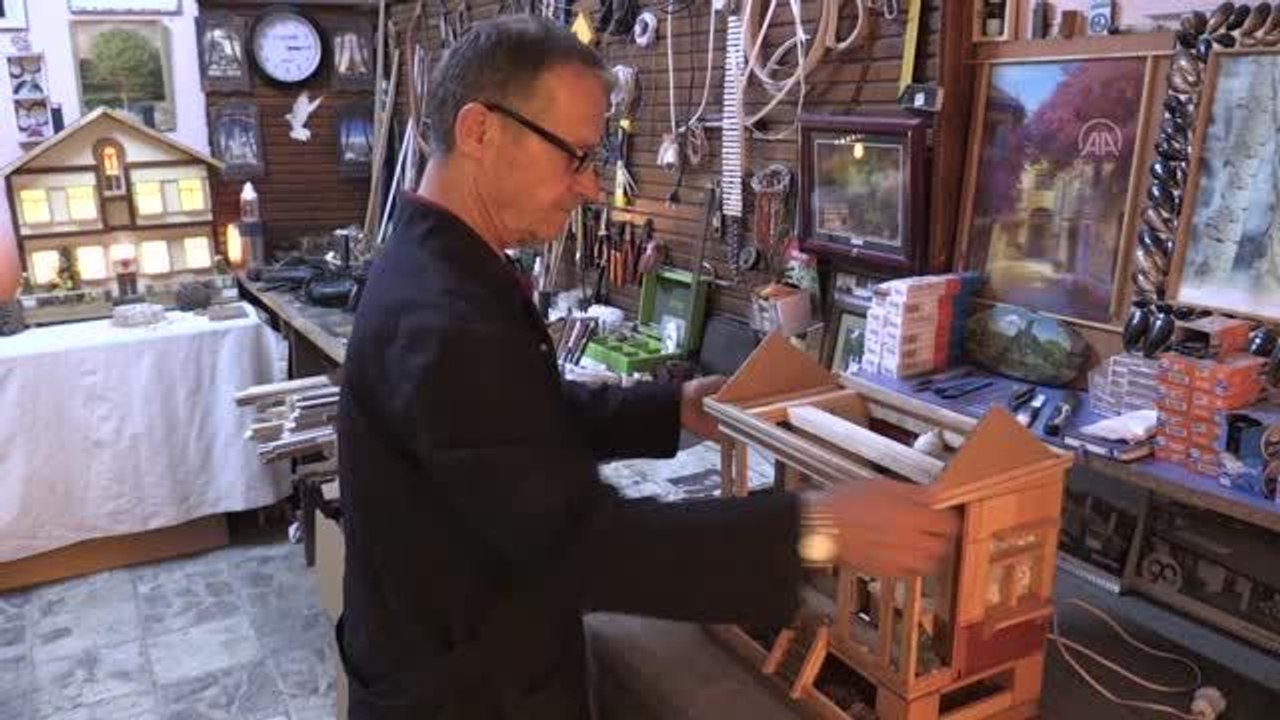 Son dakika kültür sanat: ZONGULDAK - Çocukluk özlemini atık malzemelerden yaptığı ahşap evlerle gideriyor