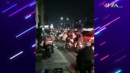 Warga Depok Nekat Bobol Sekat PPKM Darurat di Margonda