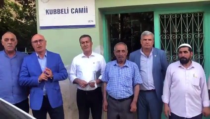 Çarpık zihniyet mide bulandırdı... Bunu ancak CHP’li Tanal yapardı! LGBT’lilerle kolkola girip camiyi savun!