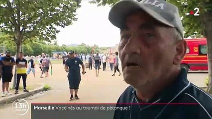Marseille : les joueurs et les spectateurs se font vacciner au tournoi de pétanque