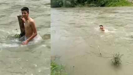 Arkadaşlarından helallik isteyerek girdiği nehirde kayboldu