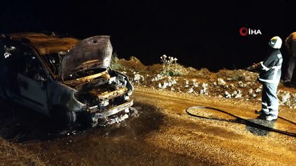 Seyir halindeyken alev alan hafif ticari araç yandı