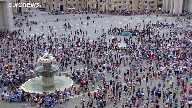 Finito l'intervento di Papa Francesco, resterà almeno 5 giorni in ospedale