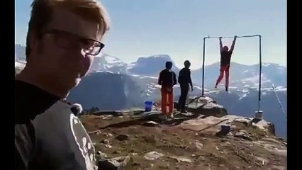 Şov yapayım derken uçurumdan düştü!