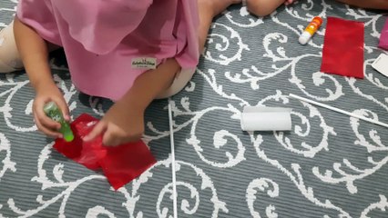 Membuat Bendera dari Kertas Minyak