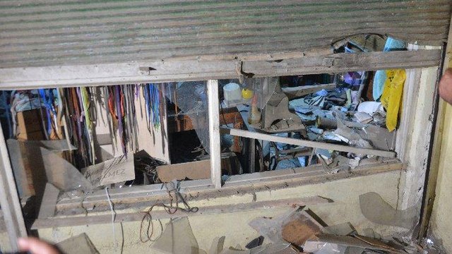 Lostra dükkanına EYP'li saldırı