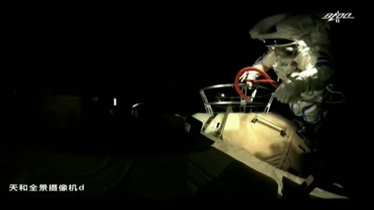 Astronautas chinos dan un paseo espacial por primera vez desde 2008