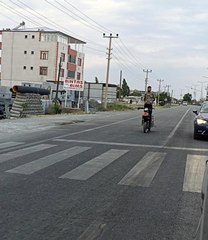 Iğdır'da motosiklet sürücüsü trafikte tehlike saçtı