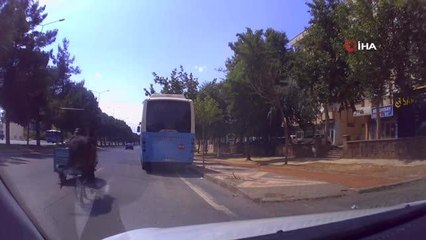 Atı araca bağlayıp çektiler