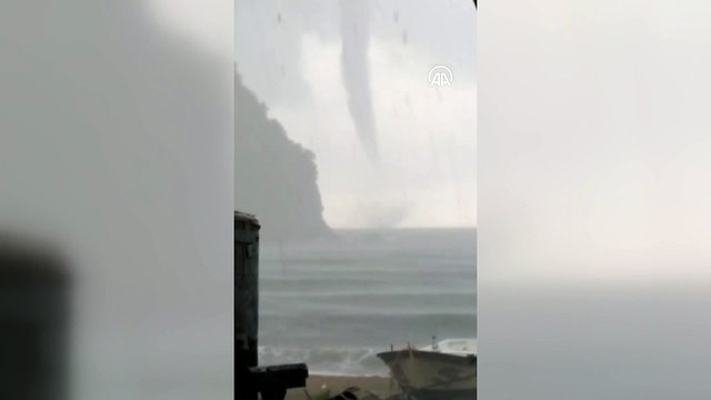 Bartın'da denizde hortum oluştu