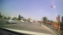 E-5 Karayolu'nda tehlikeli scooter yolculuğu kamerada- Elektrikli scooter sürücüsü otomobillere aldırmadan E-5’te yolculuk yaptı