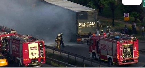 E-5'te seyir halindeki tır yanmaya başladı, itfaiyenin müdahalesi faciayı önledi