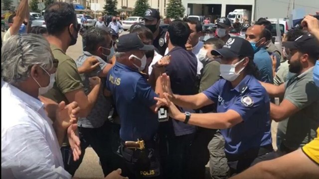 Sincan Cezaevi önünde Gergerlioğlu için 'Adalet Nöbeti' tutmak isteyenlere polis müdahale etti